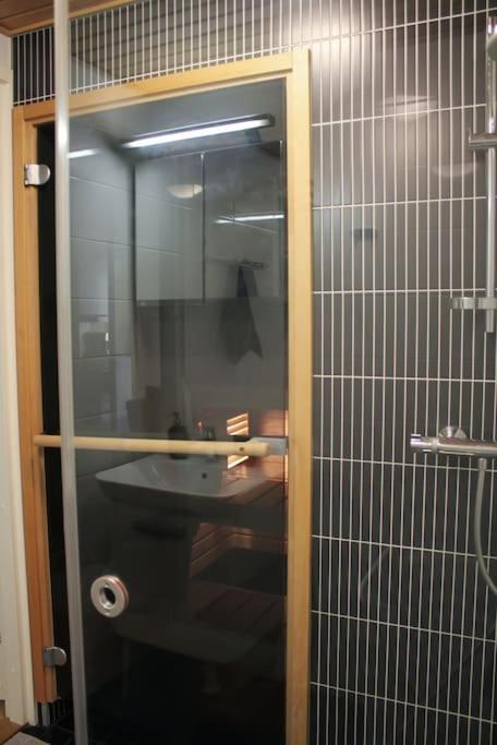 Modern Apartment With Sauna, Near Transit Hub/Dixi Вантаа Екстер'єр фото